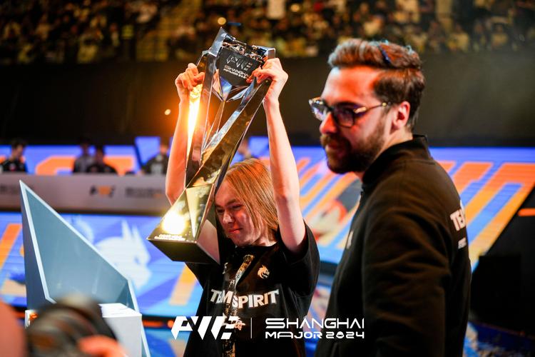 Complexity与教练T.c在CS2阵容中分道扬镳